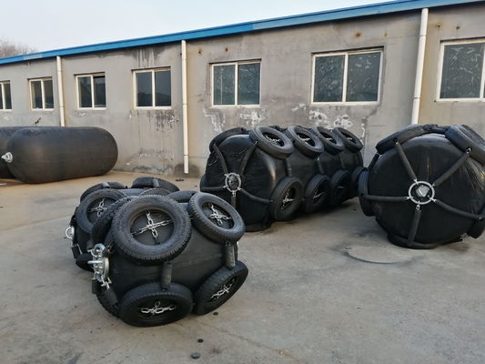 Kalite Poliüretan Siyah Yüzer Köpük Dolgulu Deniz İskelesi Tekne Çamurluğu Fabrika