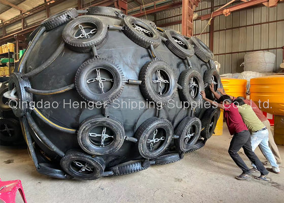 Kalite Zincir Net ile Siyah Deniz Pnömatik Kauçuk Çamurluk 50kpa 3.3 * 6.5m Fabrika