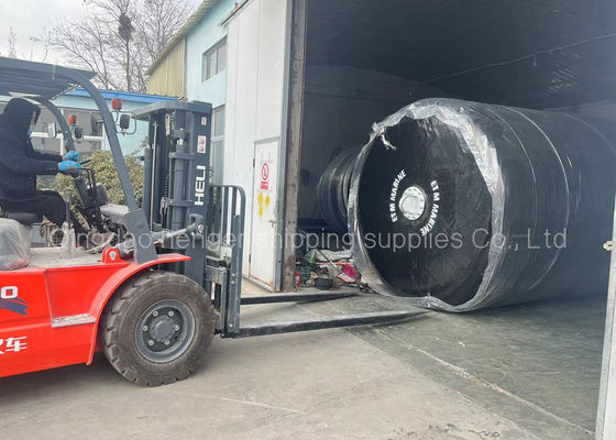 Kalite Rıhtım Süspansiyon İçi Yüksek Yoğunluklu Köpük Köpük Dolgulu Çamurluk Hafif Ağırlık 2.5 * 4.1m Fabrika