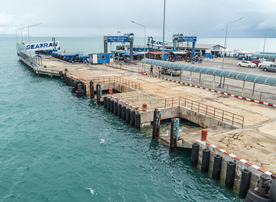 Kalite Deniz D-Tipi Kauçuk Çamurluk Kurulumu Kolay Güçlü Dayanıklı Özel Boyut Mevcuttur Fabrika