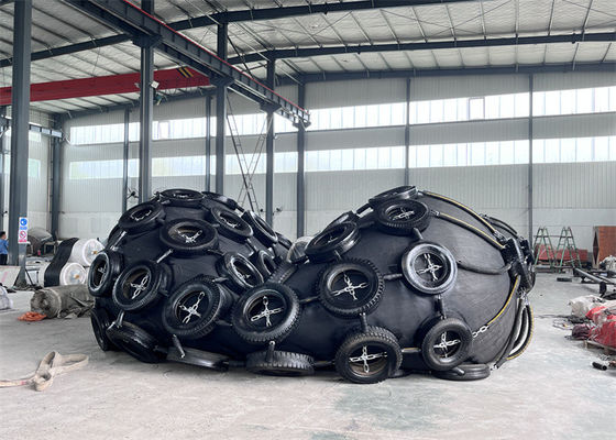 Kalite ISO17357 Standart 3.3*6.5M 50Kpa siyah pnömatik lastik çamurluk satılık Fabrika