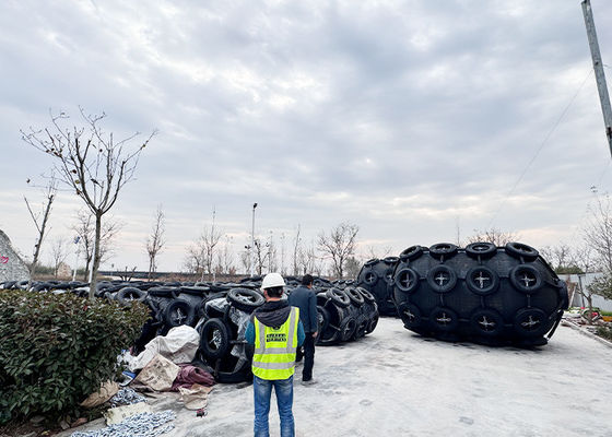 Kalite Yüksek performanslı özelleştirilebilir STS STD köpükle doldurulmuş Fenders Çarpışmaya dayanıklı Fabrika