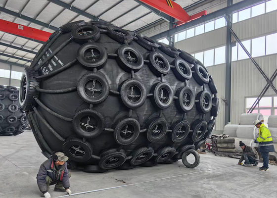 Kalite ISO17357-2014 Standart Yokohama tipi pnevmatik yüzen kauçuk koruyucu Fabrika
