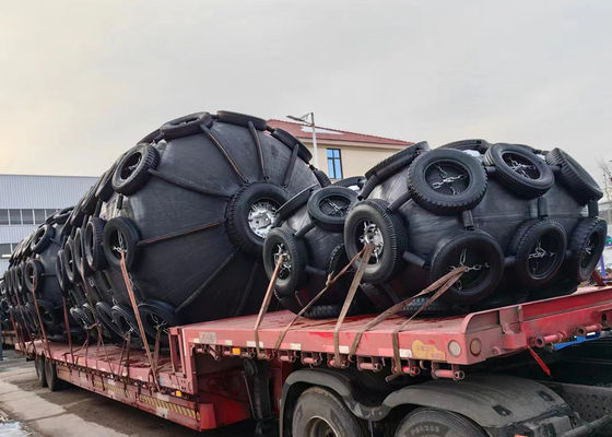 Kalite Yüzen Yapı 2.0*3.5-2.5*4.0m ISO17357 Gemi Gemi 50kpa/80kpa Pnömatik Yokohama Kauçuk Fender Fabrika