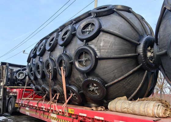 Kalite Yokohama Pnömatik Kauçuk Fender Gemi Gemi İşlemleri için Uzun Süre Performansı Fabrika