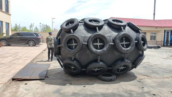 Kalite Güvenilir stok kauçuk abrasion dirençli pnevmatik fender Fabrika