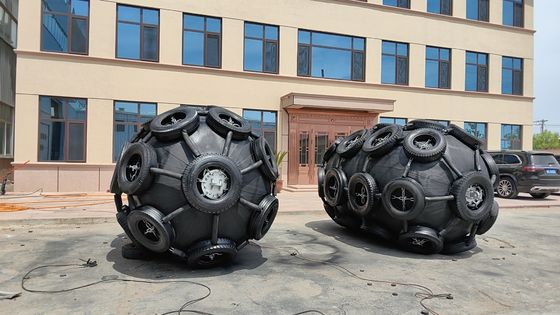 Kalite 2 Yıllık Garanti Deniz Gemisi Kauçuk Fender Yokohama Pnömatik Kauçuk Fender Fabrika