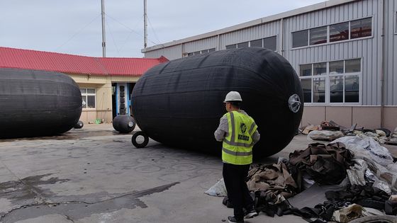 Kalite Yokohama Kauçuklu Pnömatik Fender ≥15MPa'lık germe dayanıklılığı ile Fabrika