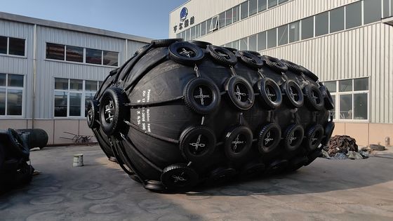 Kalite Diameter From 0.5m To 4.5m Pneumatic Rubber Fender Deflection %60 Fabrika