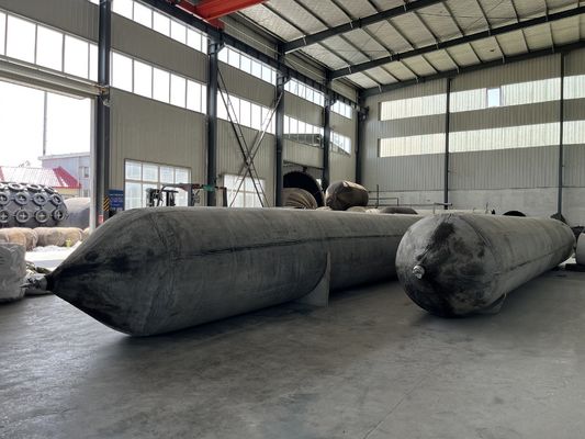 Kalite Yüksek Basınç Dayanımlı Şişme Deniz Hava Yastıkları Silindirik Tip, Gemi İndirme ve Yük Elleçleme İçin Performans Sunar Fabrika