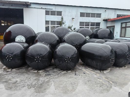 Kalite Kara kauçuk pnevmatik deniz koruyucu Çarpışma koruma için Fabrika