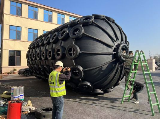 Kalite Gemi için su kıyısı koruma pnevmatik koruyucuları, çapı 0.5m-4.5m Fabrika