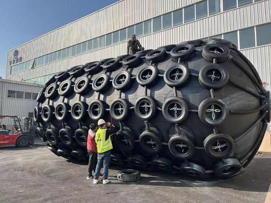 Kalite Gemi için su kıyısı koruma pnevmatik koruyucuları, çapı 0.5m-4.5m Fabrika