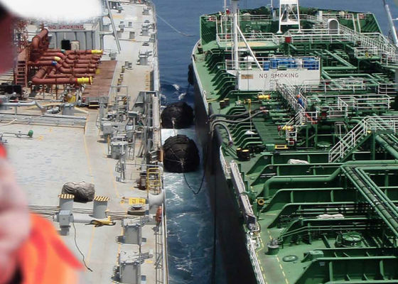 Kalite 0.05Mpa 0.08Mpa Şişme Deniz Kauçuk Çamurluklar, İyi Hava Sıkılık Yüzer Dock Kauçuk Çamurluklar Fabrika