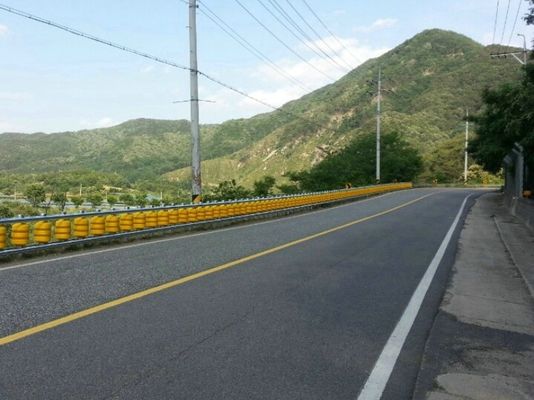 Kalite Sökülebilir Eva Malzemeleri Silindir Kazası Bariyeri, Medyan Şerit Rolling Guard Bariyer Fabrika