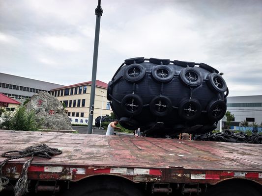 Kalite Mükemmel Şok Emme Kapasitesine ve Ağ Tipi Yapıya Sahip, Yüksek Dayanımlı Denizcilik Tipi Kauçuk Çamurluk Fabrika