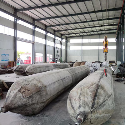 Kalite 0.8-3 M Çap ve 4-25 M Uzunlukta Hızlı Hava Beslemesi İçin Entegre Şişirme Hortumu Bağlantılı Deniz Lastik Hava Yastığı Fabrika