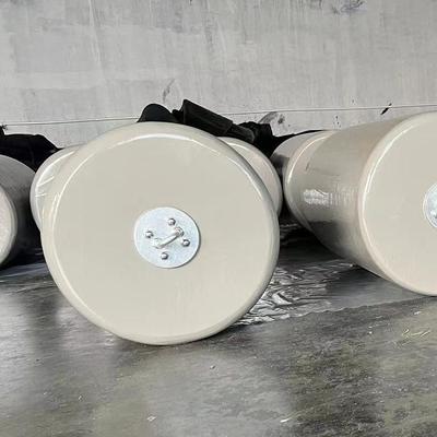 Kalite ISO17357 Sertifikalı Köpükle Doldurulmuş Fender, Deniz Uygulamalarında Özel Üretim için 0,5-4,8m Diametralı Aralık Fabrika
