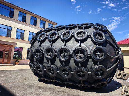 Kalite Özelleştirilmiş Boyutlarda 0.3-4.8M ve 50kpa & 80kpa Basınç Seçenekleriyle ISO17357 Sertifikalı Pnömatik Kauçuk Çamurluk Fabrika