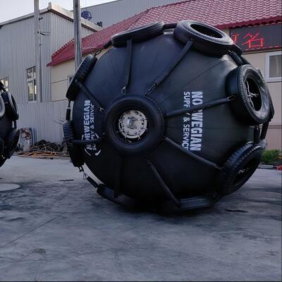 Kalite Net Type Pneumatic Rubber Fender Diameter 0.5m To 4.5m Marine Fender System Designed To Provide Superior Dock Protection Fabrika