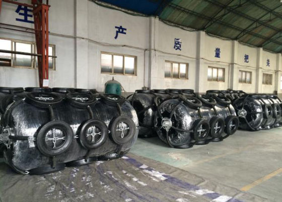 Kalite İyi Anti Çarpışma Performansı ile Köpük Dolu Deniz Donut Çamurluk Kolay Kurulum Fabrika