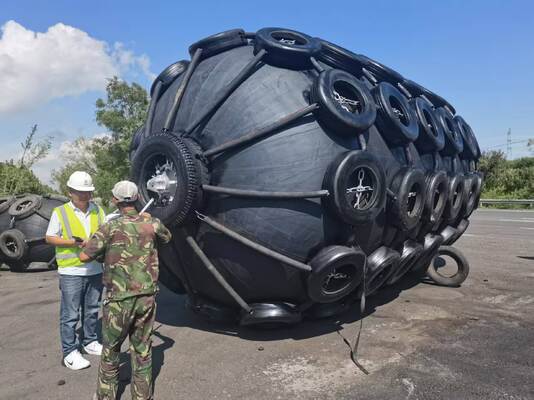 Kalite High Strength Pneumatic Rubber Fender Inflatable Design for Large Tankers Bulk Carriers and Floating Marine Applications Fabrika