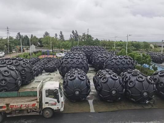 Kalite High Strength Pneumatic Rubber Fender Inflatable Design for Large Tankers Bulk Carriers and Floating Marine Applications Fabrika