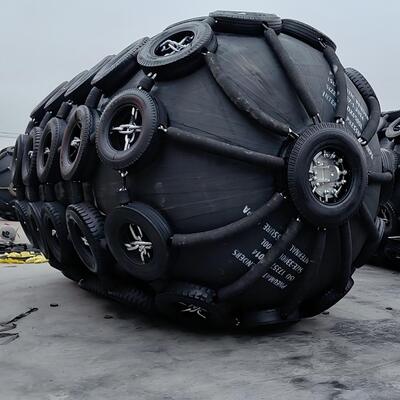 Kalite 4.8x12m 50kpa / 80kpa Pneumatic Fenders For Ships Fabrika