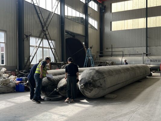 Kalite Marine Rubber Airbag with High Grip Surface Pattern for Stable Shipyard Positioning in 0.8-3 M Diameter and 4-25 M Length Fabrika