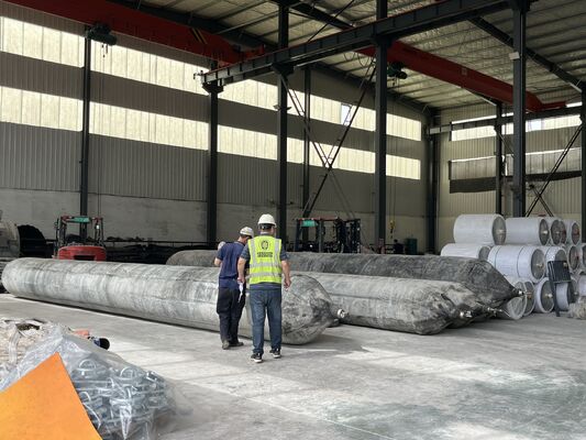 Kalite Marine Rubber Airbag with High Grip Surface Pattern for Stable Shipyard Positioning in 0.8-3 M Diameter and 4-25 M Length Fabrika