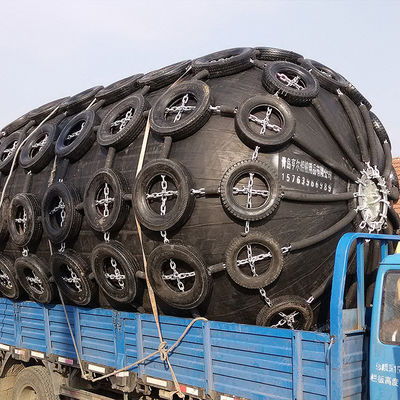 Kalite CCK Sertifikası ile 80kPa Deniz Tekne Çamurluk Tekne Kauçuk Çamurluk Siyah Renk Fabrika