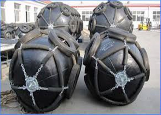 Kalite 1700X3000MM Zincir Lastik 80Kpa Pnömatik Kauçuk Çamurluk Fabrika