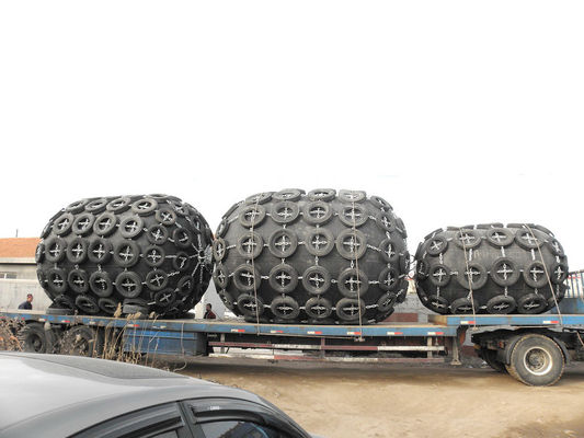 Kalite 50KPa / 80Kpa ISO 17357 Sertifikalı Pnömatik Kauçuk Çamurluk Yokohama Tipi Fabrika