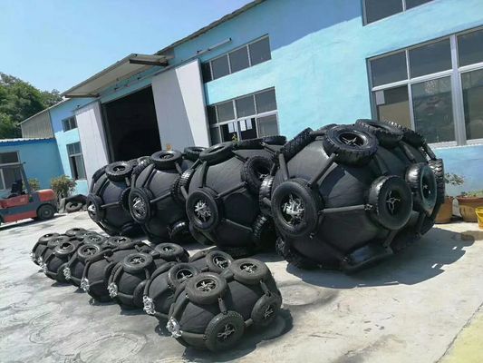 Kalite 50KPa / 80Kpa ISO 17357 Sertifikalı Pnömatik Kauçuk Çamurluk Yokohama Tipi Fabrika