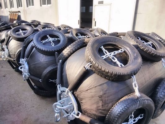Kalite Zincir Net ile Şişme Yüzer Yokohama Pnömatik Deniz Kauçuk Çamurluk Fabrika