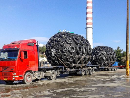 Kalite ISO17357 Enflasyon Deniz Kauçuk Çamurluk 50KPA Fabrika