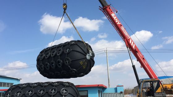 Kalite Yokohama Pnömatik Nervürlü Çamurluk denizcilik Ekipmanları Yokohama Pnömatik Kauçuk Çamurluk Fabrika