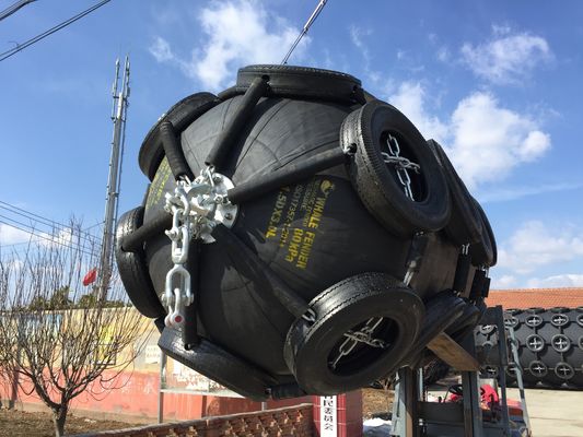 Kalite Yokohama Pnömatik Nervürlü Çamurluk denizcilik Ekipmanları Yokohama Pnömatik Kauçuk Çamurluk Fabrika