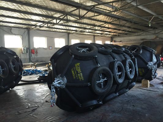 Kalite ISO 17357 Sertifikası Pnömatik Kauçuk Çamurluk Kaburga Tipi Çamurluk Fabrika