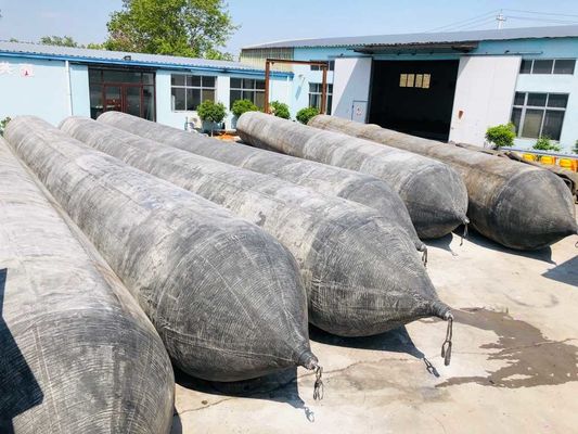 Kalite ISO14409 Standart Deniz Kauçuk Hava Yastığı Siyah Veya Deniz Araçlarının Güvenli Kullanımı ve Kullanımı için Tasarlanmış Özelleştirilmiş Deniz Kauçuk Hava Yastığı Fabrika