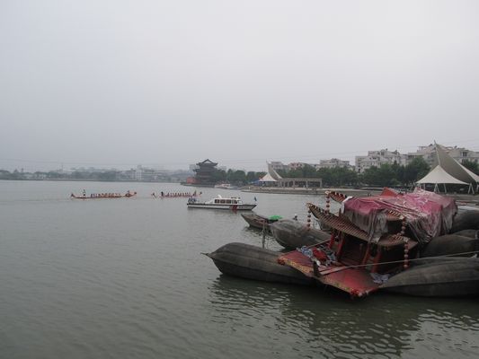 Kalite Iso 17357 Standart Ağır Hizmet D1.0m * L10m Tekne İçin Şişme Kauçuk Hava Yastığı Fabrika