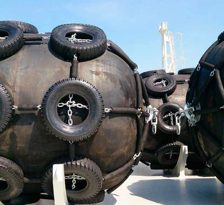 Kalite Ekstrüde Tekne Kanalı Büyük Pnömatik Deniz Çamurlukları Yokohama Fabrika