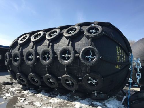 Kalite Ccs Sertifikasyonu Pnömatik Kauçuk Çamurluk Kaburga Tipi Çamurluk Ve Net Halat Tipi Fabrika