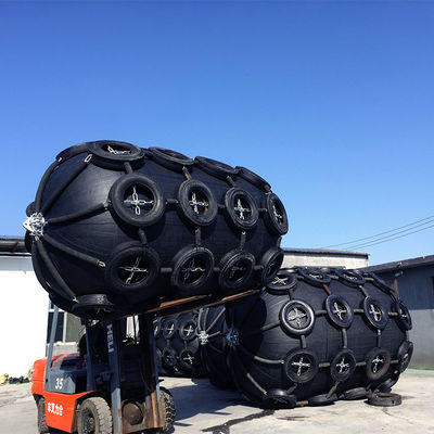 Kalite ISO17357 50KPA/80KPA Pnömatik Deniz Kauçuk Çamurluk Kullanımda Dayanıklı Fabrika