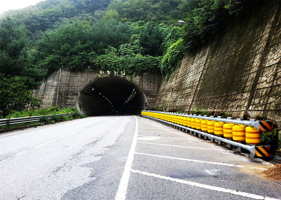 Kalite Sarı Kırmızı Renkli Sıcak Dip Galvanize Trafik Güvenliği Rol Barrier Fabrika