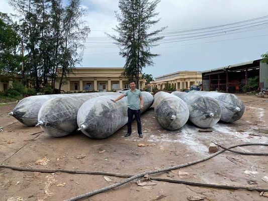 Kalite Tekne Başlatma için Deniz Şişme Kauçuk Hava Yastığı 1.8 * 12m Fabrika