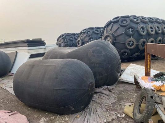 Kalite Yokohama Tipi Yüzer Pnömatik Deniz Çamurluk Gemisi Kauçuk Aksesuarları Fabrika