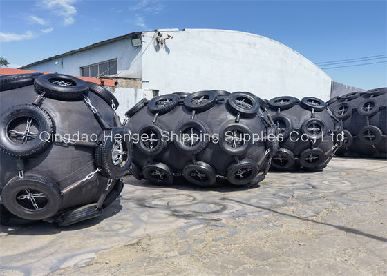 Kalite ISO17357 Sertifikalı 24 Ay Raf Ömrüne Sahip ve VLCC ULCC Uyumluluğu Olan Pnömatik Kauçuk Çamurluk Fabrika